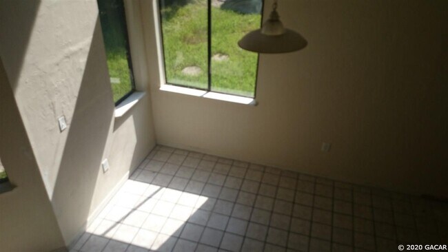 Foto del edificio - 2707 NW 4 Pl