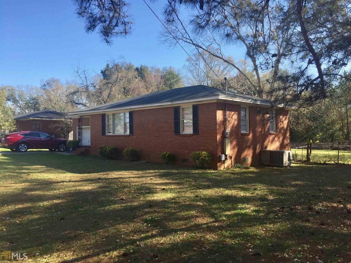 Foto principal - 103 Bassett St