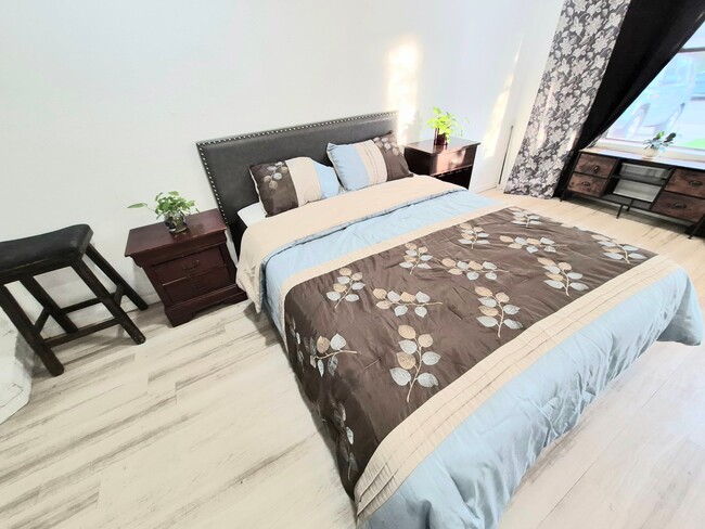 Foto del edificio - 1533 Bosque Dr