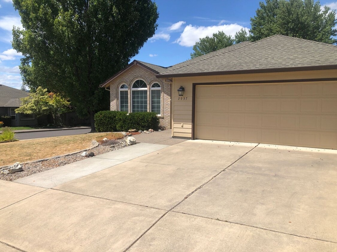 Foto del edificio - Coming Soon... Well-Maintained 3 Bedroom Home with RV Parking!