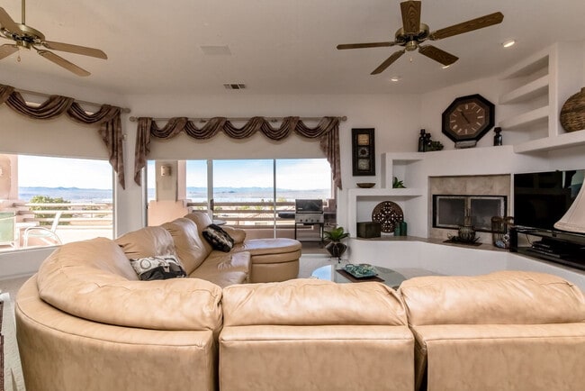 Building Photo - 3611 Vega Ln
