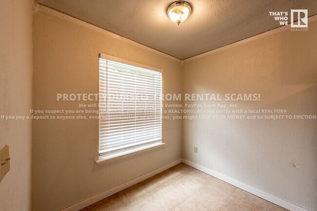Foto del edificio - 2102 Blueberry Ln