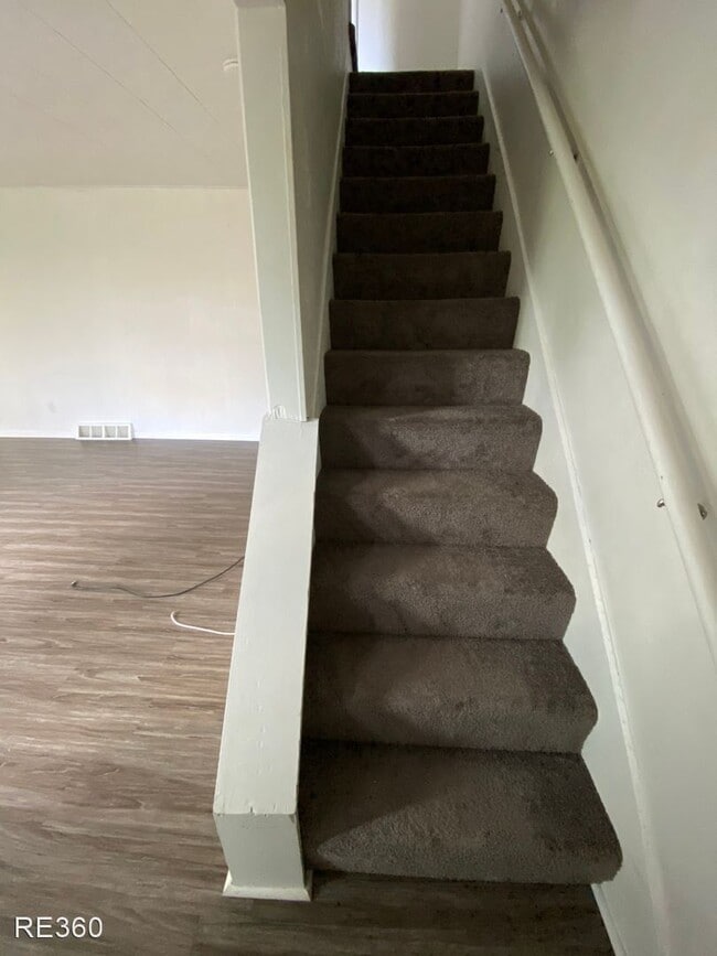 Building Photo - 1 br, 1 bath House - 740 Excelsior St Alle...