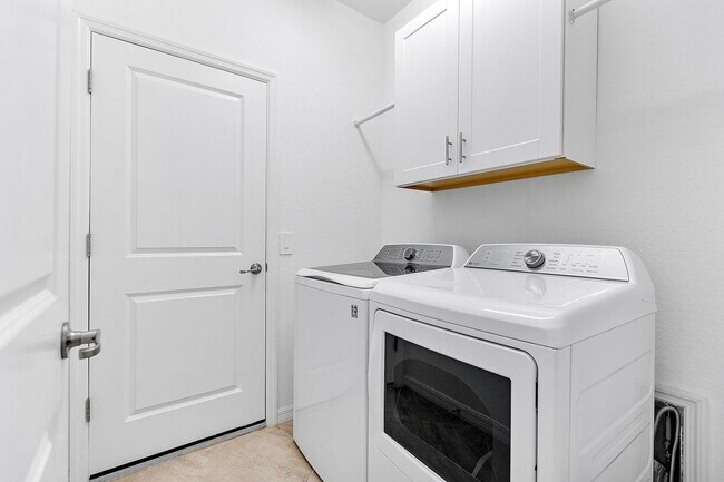 Foto del edificio - 43545 Treadway Dr