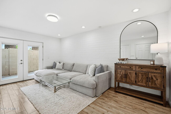 Foto del edificio - 4925 N 73rd St