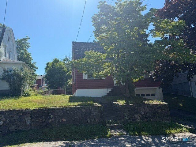 Foto del edificio - 64 Macauley Ave