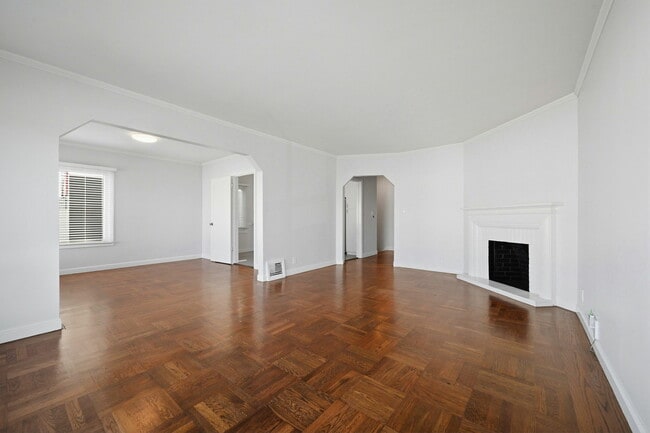 Building Photo - 4439 Kirkham St