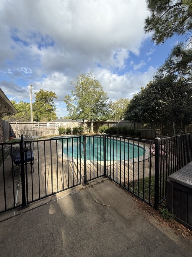 Foto del edificio - 5103 Encino Ct