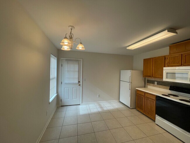 Foto del edificio - 4214 McClelland Dr