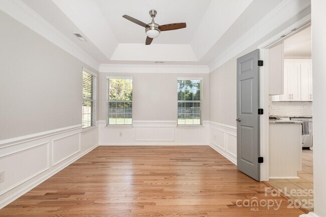 Foto del edificio - 111 Monterey Dr