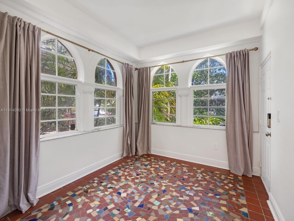 Foto principal - 1528 Drexel Ave