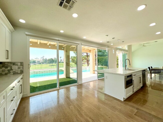 Foto del edificio - 5155 Makenna Ct