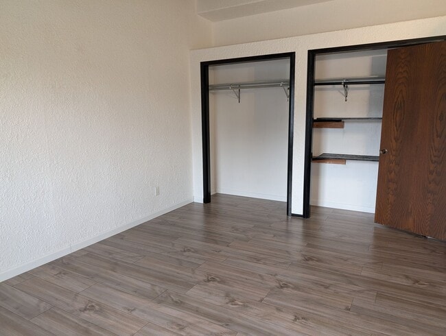 Foto del edificio - 825 N Laventure Rd