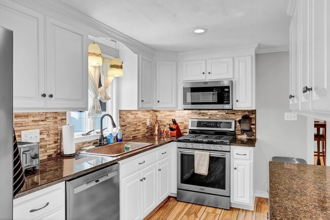 Foto del edificio - 75 Glenwood Dr