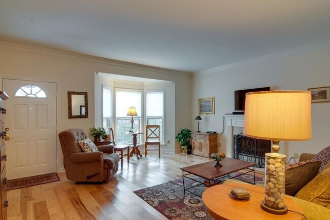 Foto del edificio - Beautiful 2BR/1.5BA home in a prime location within walking distance to West End and Vanderbilt U...