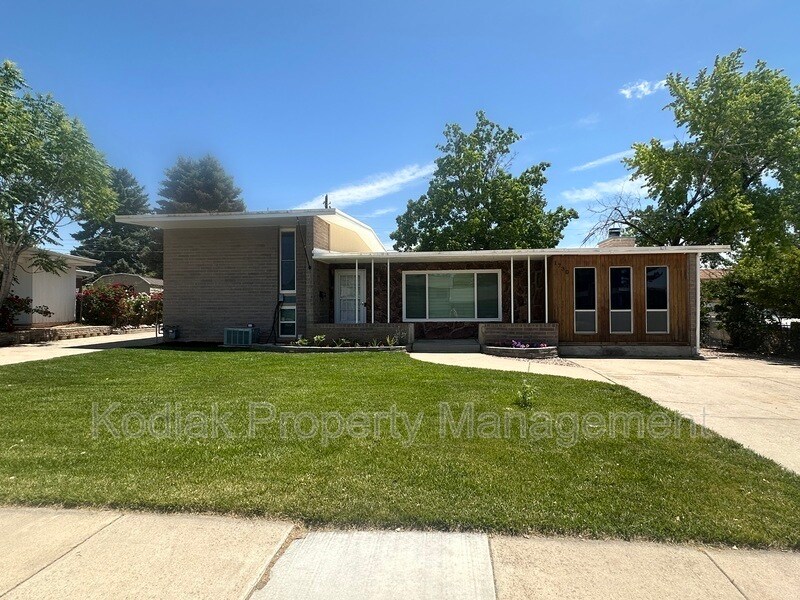 Primary Photo - 1730 Luke St
