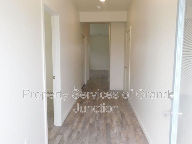 Building Photo - 2352 Canyon Ct