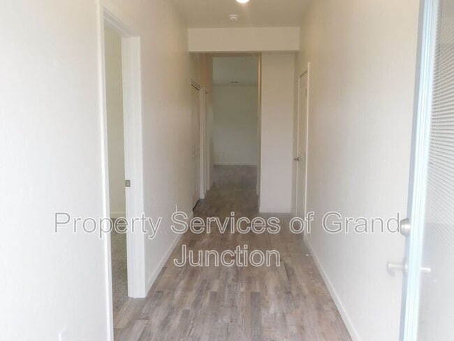Foto del edificio - 2352 Chaco Cyn Lp