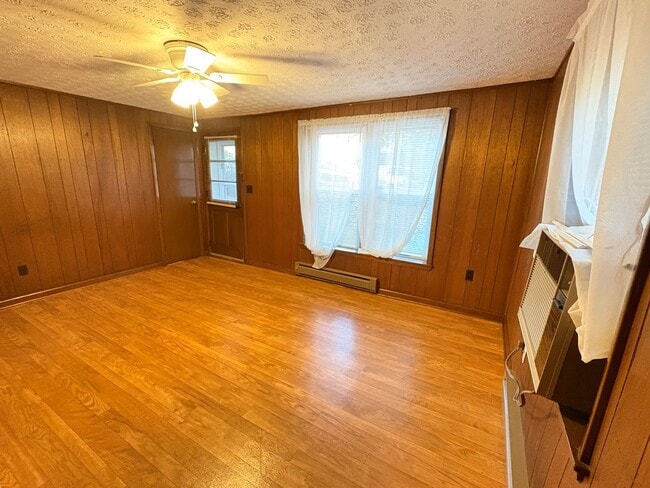 Photo - Basement apartment close to 29 inbetween Rustburg and Evington