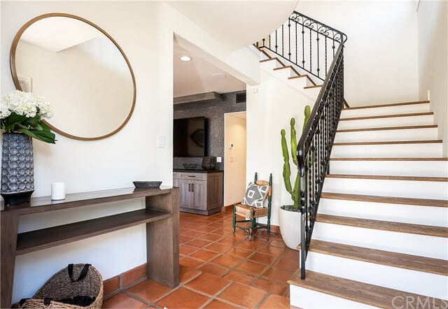 Building Photo - 409 4th St