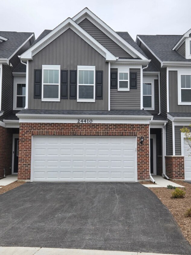 Foto principal - 24410 W Alexis Ln