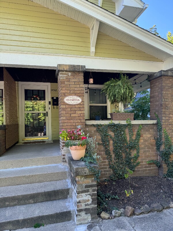 Building Photo - 336 N Lesley Ave