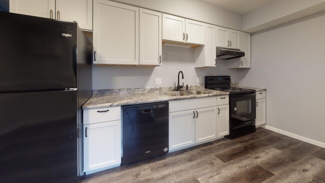 Kitchen - 517 W Hardin St