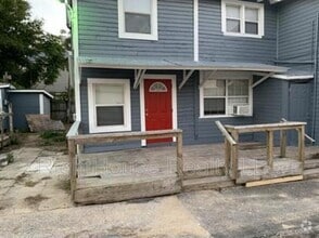 Building Photo - 113 S Grove St