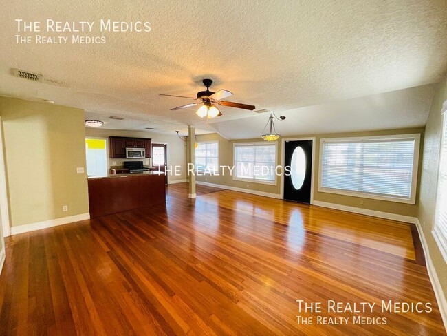 Building Photo - Charming 3-Bedroom Home in Orlando – Pet-F...