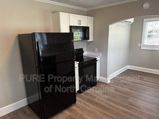 Foto del edificio - 204 Moore Dr