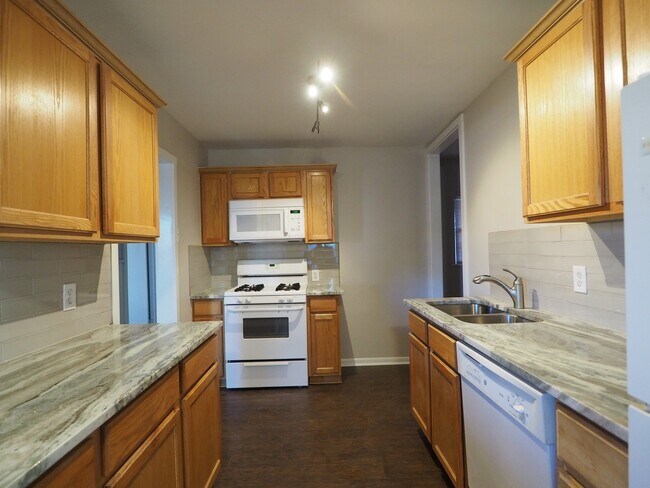 Foto del edificio - 4508 Bennett Ave