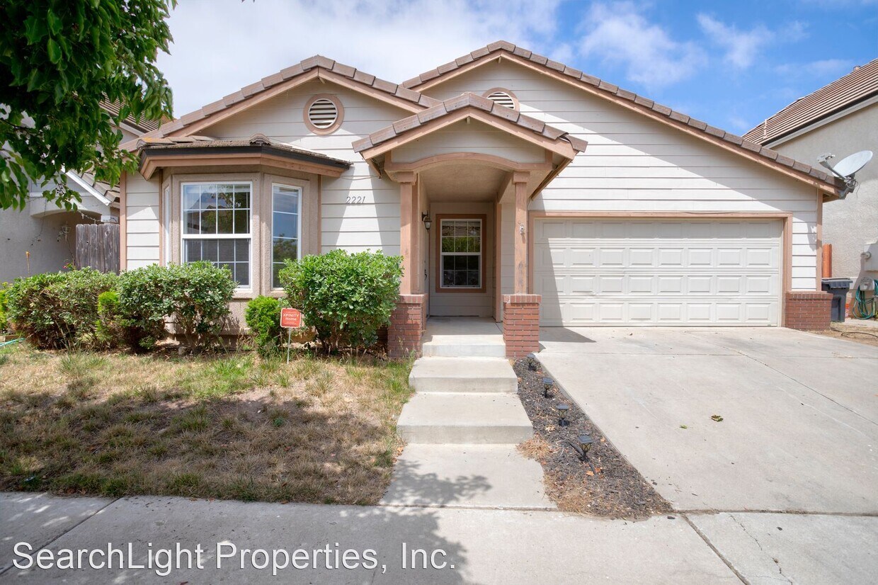 Primary Photo - 4 br, 2 bath House - 2221 Riverton Dr.