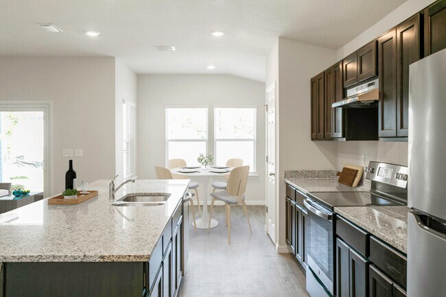 Building Photo - Beautiful 4Bd/2Ba Home on the Westside! Qu...