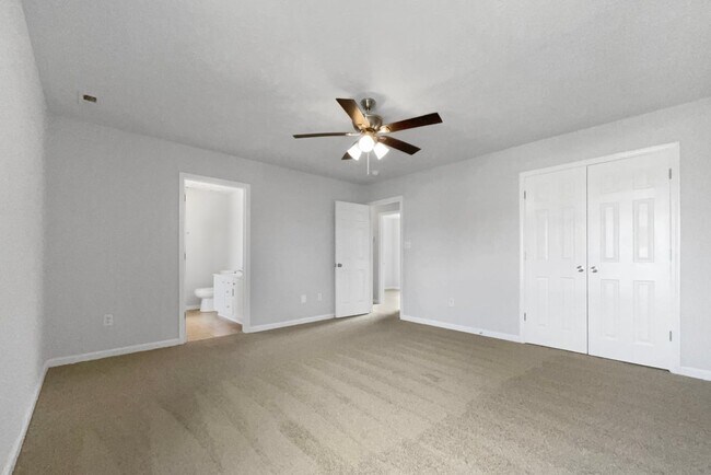 Building Photo - 6017 Woodspring Dr