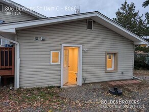 Building Photo - 806 Ulysses St Building Photo - 806 Ulysses St