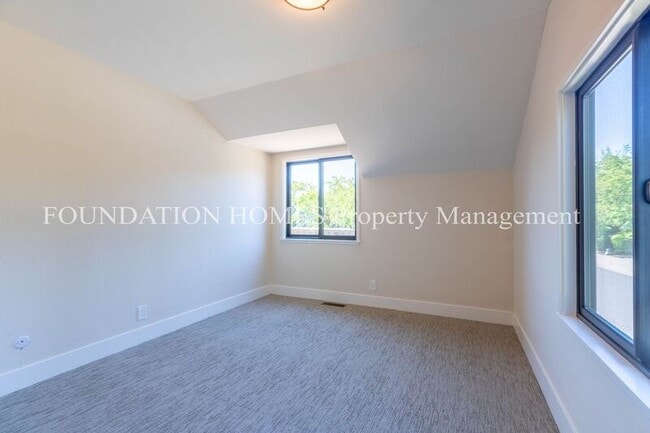 Building Photo - 74 Windstone Dr