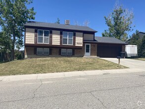 Building Photo - 2202 S Fairdale Ave