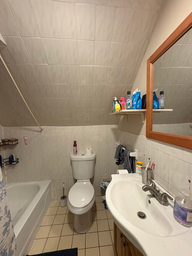 Foto del edificio - 72 Hillside St