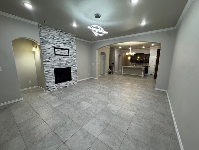 Building Photo - 5209 Lamont Ave