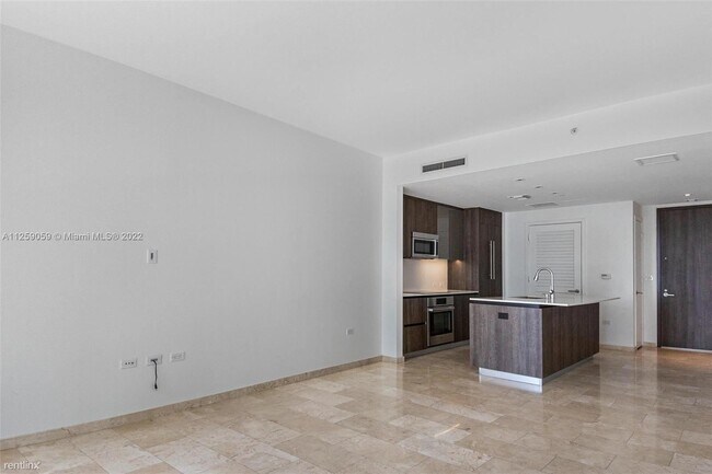 Foto del edificio - 1 br, 1.5 bath Condo - 68 SE 6th St Ste 806