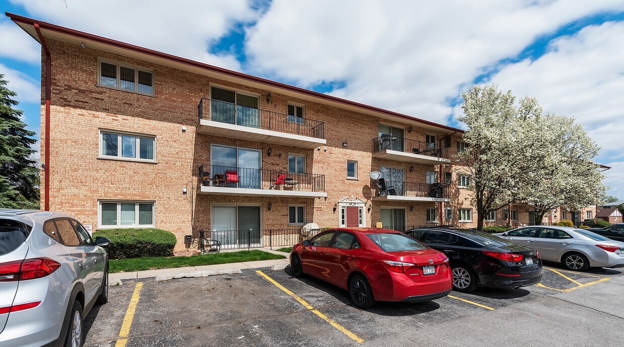 9430 Greenbriar Ln Unit 3A, Hickory Hills, IL 60457 Condo for Rent in