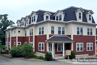 Building Photo - 120 Kenrick St