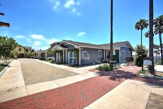 Building Photo - 601 E Micheltorena St