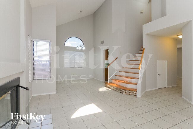 Foto del edificio - 7034 Rusty Nail Way