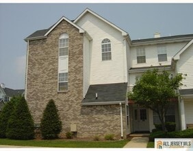 Building Photo - 816 Plymouth Rd