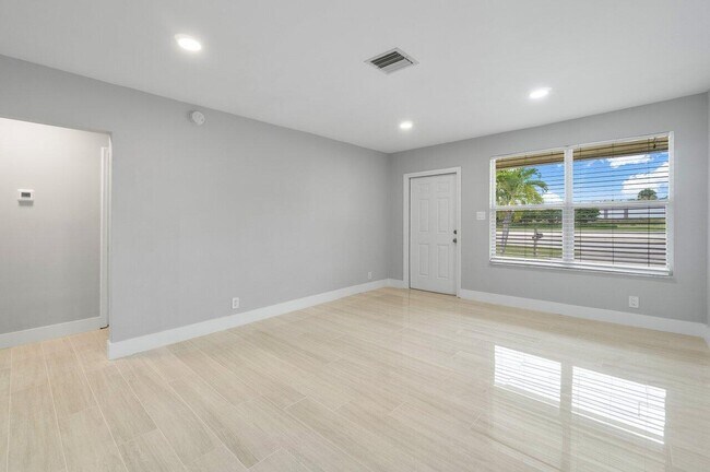 Foto del edificio - 3048 N Dixie Hwy