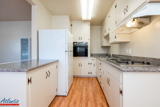 Building Photo - 1088 Roewill Dr