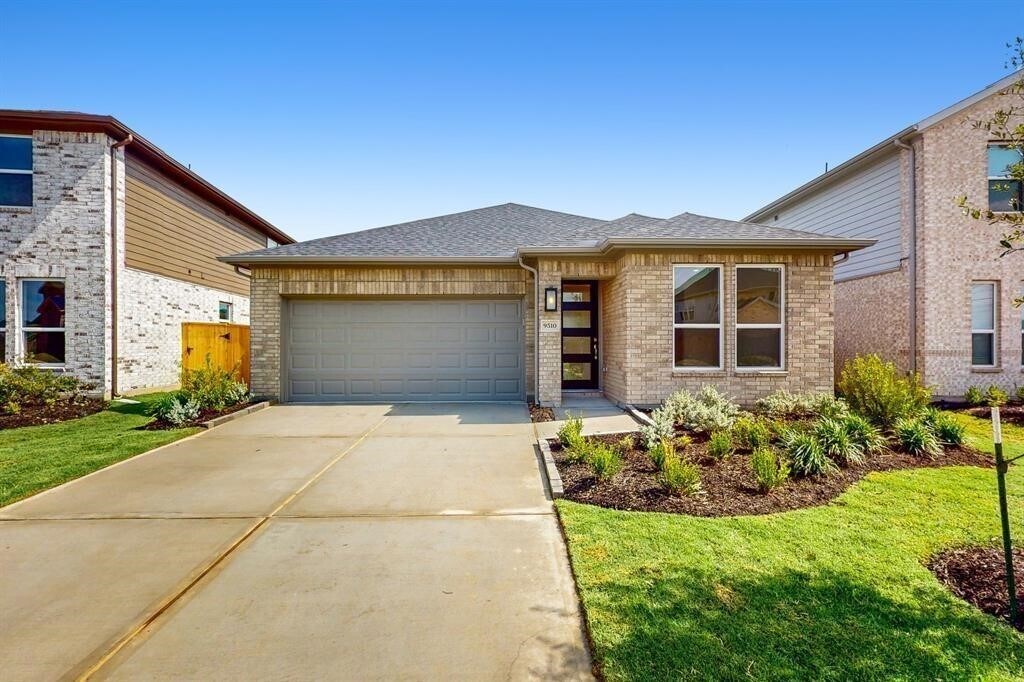 Foto principal - 9510 Dearborn Creek Dr