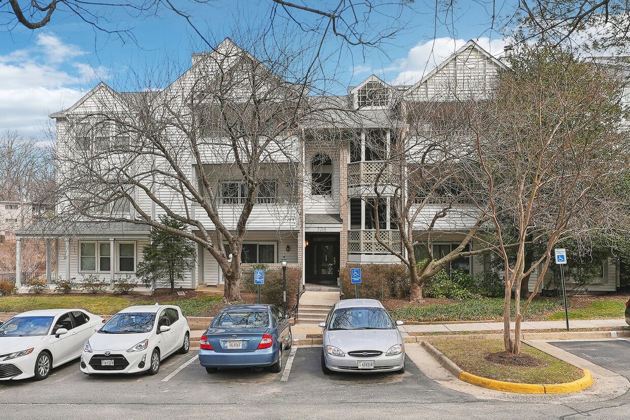 Primary Photo - Top-floor penthouse