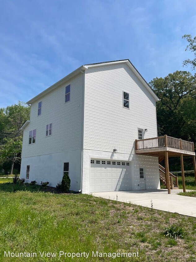 Foto principal - 4 br, 3.5 bath House - 10132 Card Road